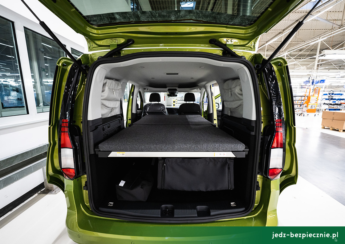 Premiera tygodnia - zabudowa Caddy California w zakładach w Swarzędzu